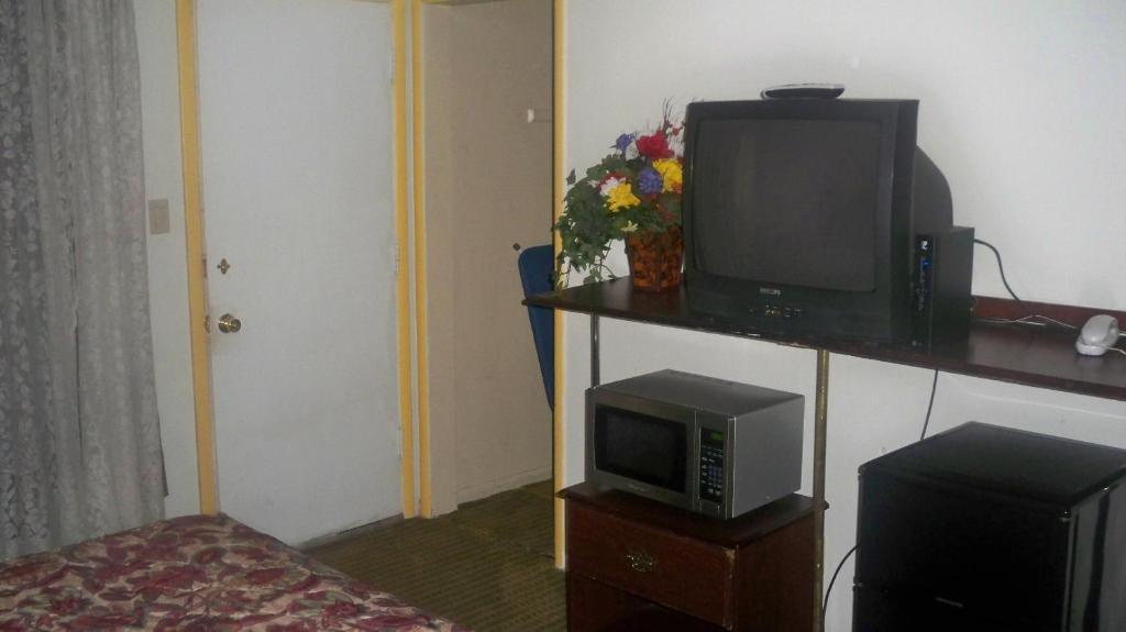 Catalina Airport Motel Avon Habitación foto